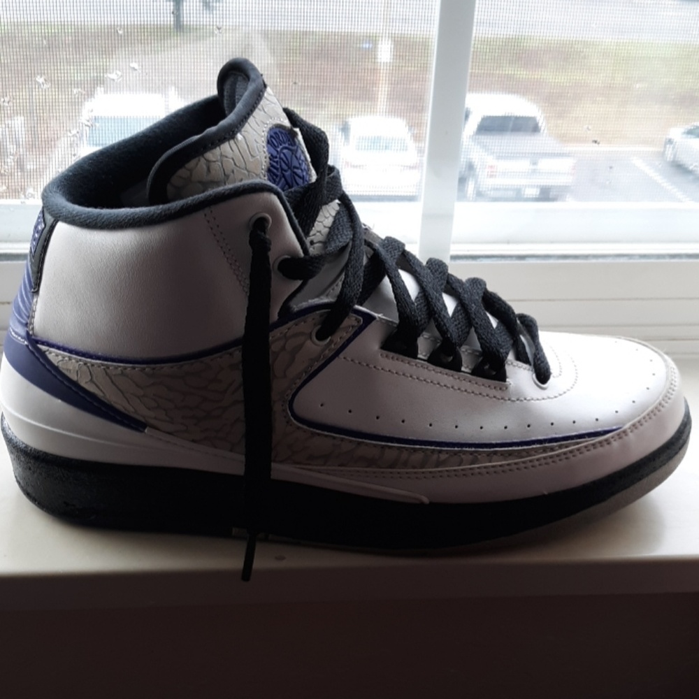 Air Jordan Retro 2 Dark Concord